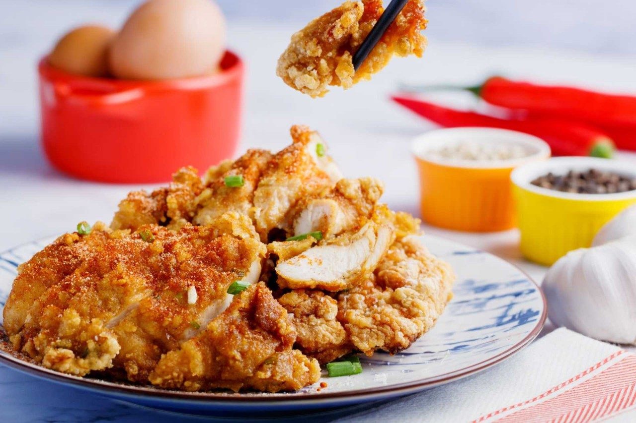 Phần ức gà có thể giảm cân tốt bởi trong 100g ức gà có chứa 164,9 kcal Phần ức gà có thể giảm cân tốt bởi trong 100g ức gà có chứa 164,9 kcal